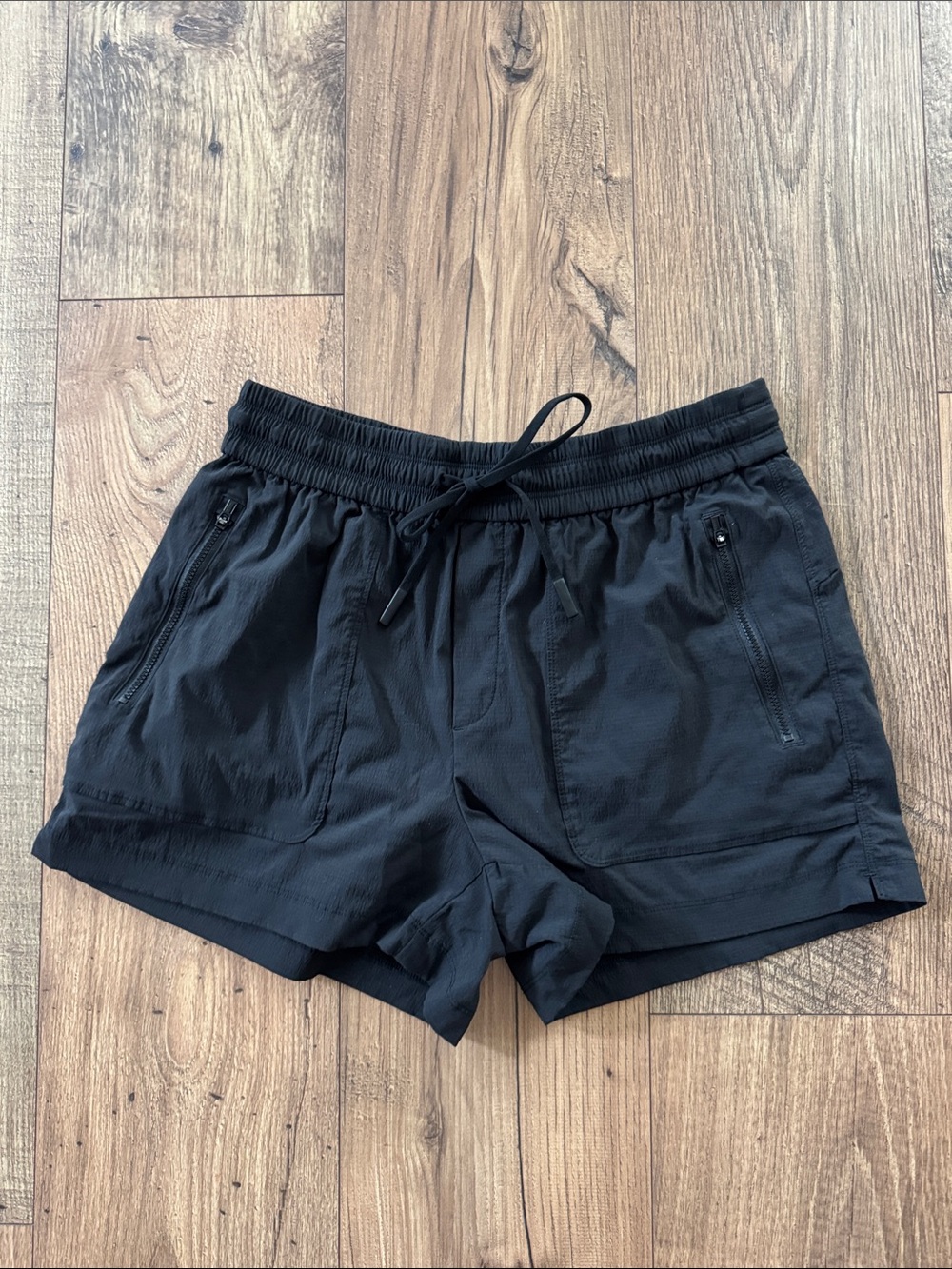 Athleta Women's Trekkie North Mid Rise 3.0" Black Shorts Size S